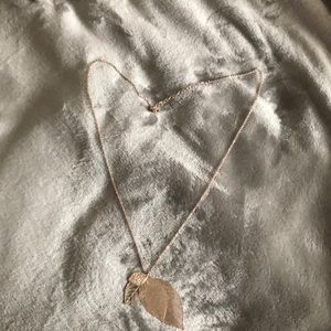Trendy leaf necklace